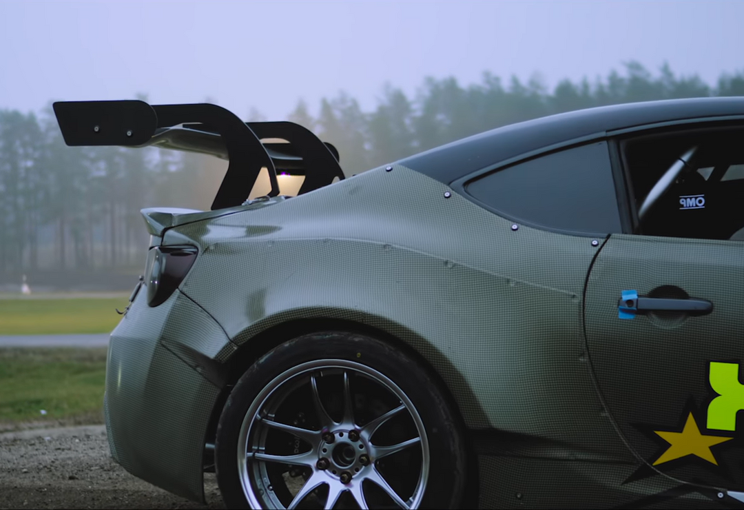 最終値下げ❗️即日発送❗️〉GT86トラストフロントパイプ(新品ガスケット付き！) GR86のトラスト・フロントパイプ・86・GRに関するカスタム事例